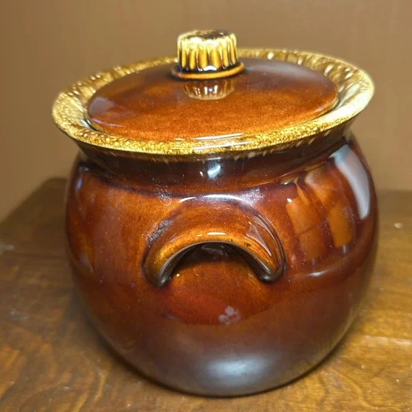 Vintage Hull Pottery Bean Pot USA - Picture 4 of 7